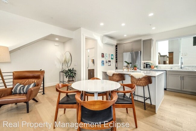 Foto del edificio - 3 br, 2.5 bath House - 9635 Thorsk St. Unit B