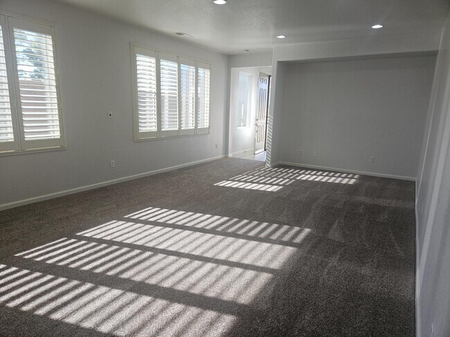 Foto del edificio - 7435 E Robinson Ave