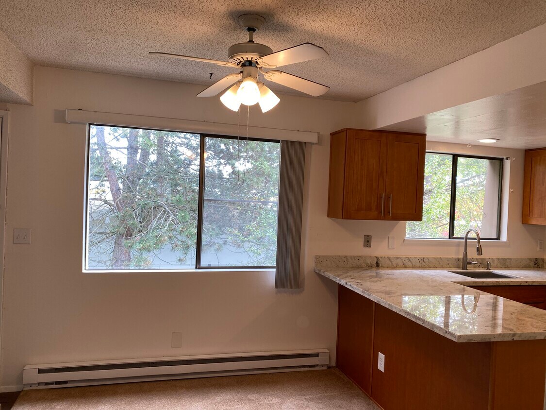 Eating area - 14709 Main St