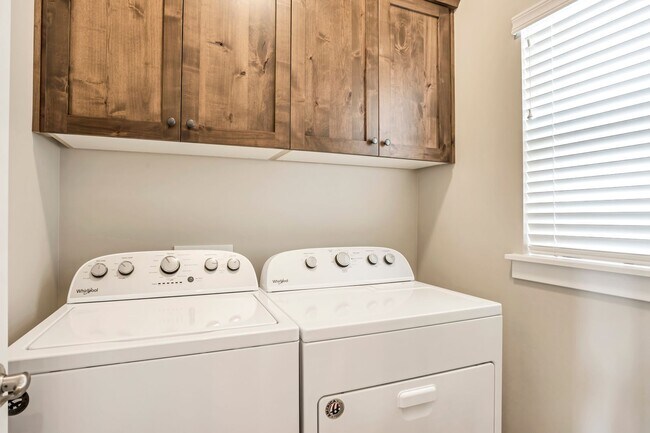 Foto del edificio - Gorgeous 3 Bed Townhome - Provo's Southeast Bench