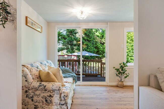 Foto del edificio - 4459 Brygger Dr W