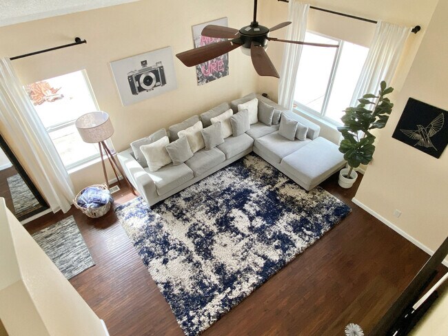 Foto del edificio - 1825 Sierra Highlands Dr