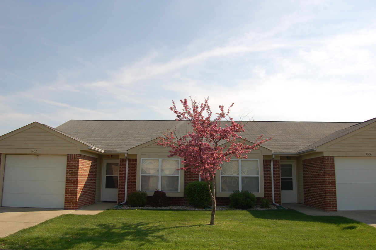 Foto del edificio - Green Acre Apartments