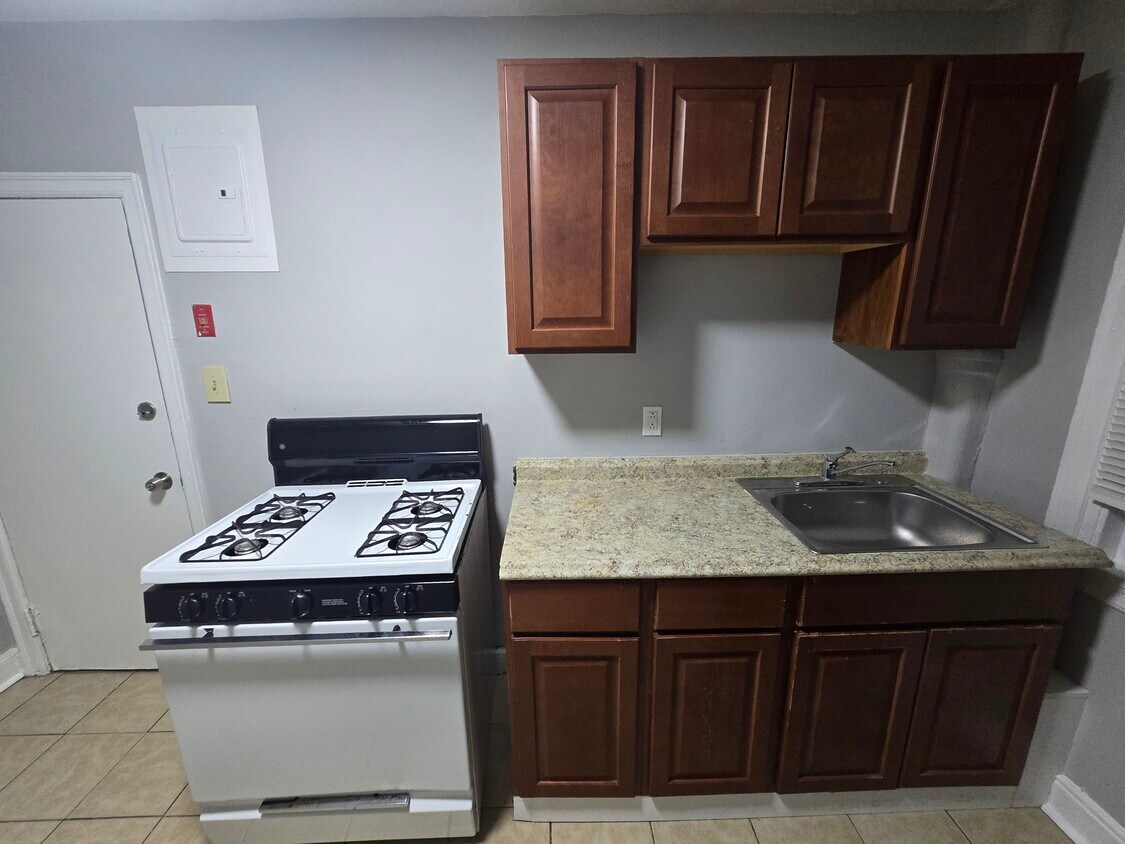 Foto principal - 3413 W 10th St