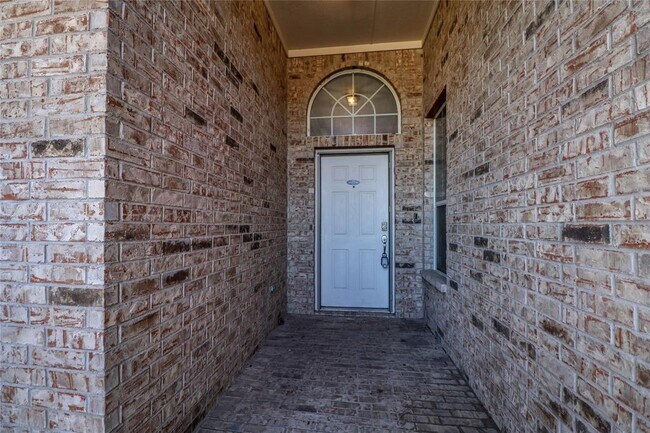 Building Photo - 2120 Leandra Ln