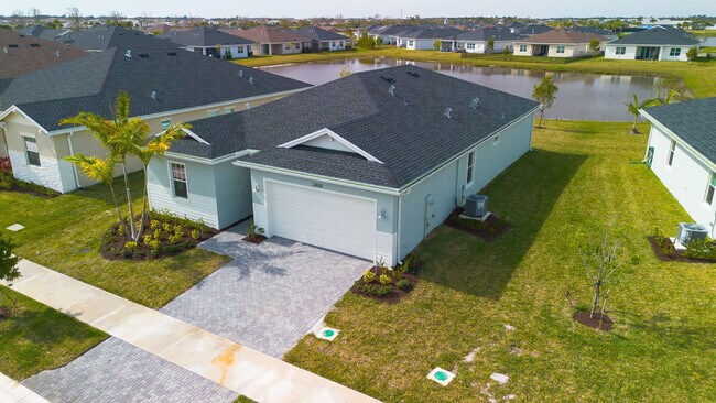 Foto del edificio - 13885 SE Riversway St