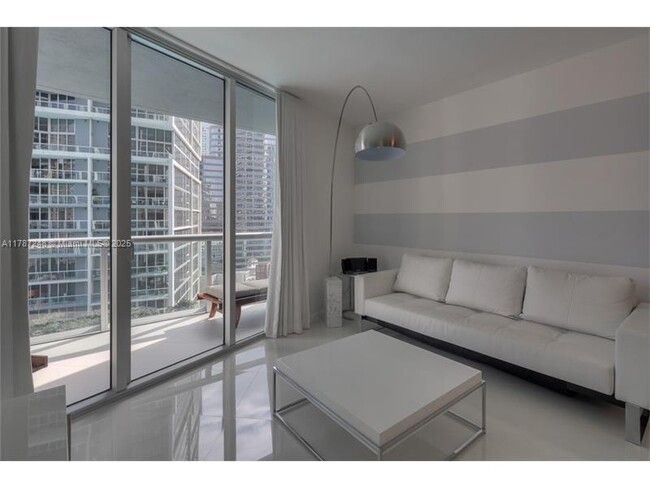 Building Photo - 475 Brickell Ave