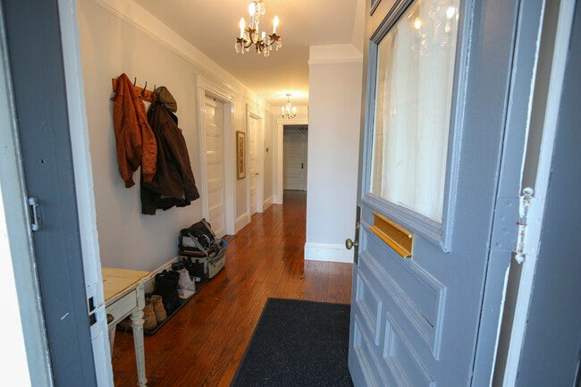 Building Photo - 18 Fiske St