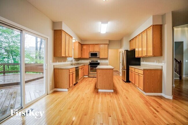Building Photo - 1009 Gray Dr