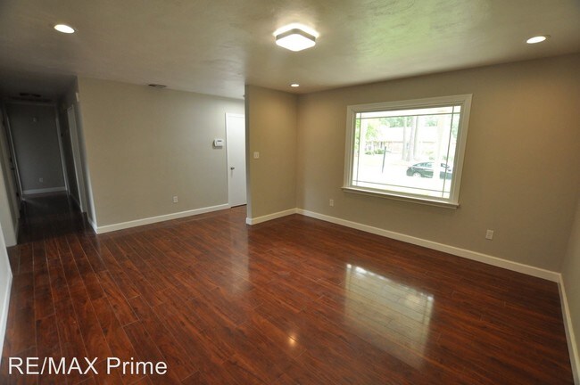 Building Photo - 3 br, 2 bath House - 4794 Christopher Arch
