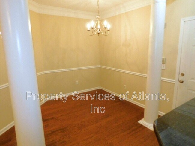 Foto del edificio - 5559 Glenridge Dr