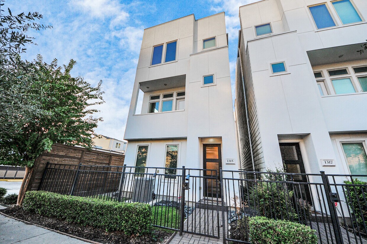 Foto principal - 1315 Nagle St