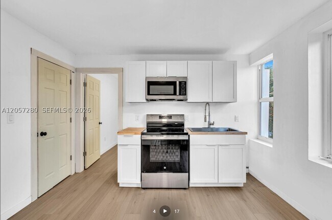 Foto del edificio - 709 SW 4th St