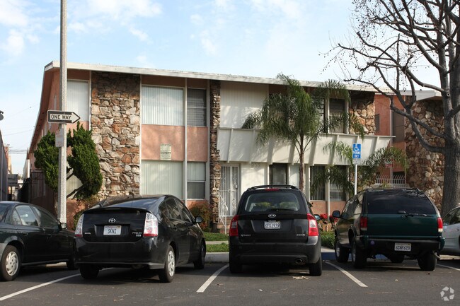 Foto del edificio - 903 E 1st St