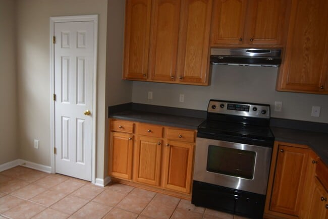 Building Photo - Sophisticated Living Near RTP & Duke