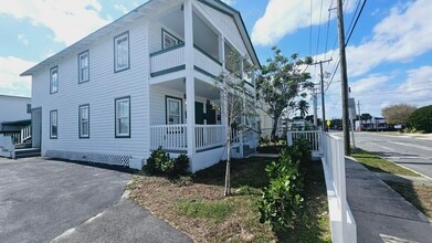 Building Photo - 914 10th St