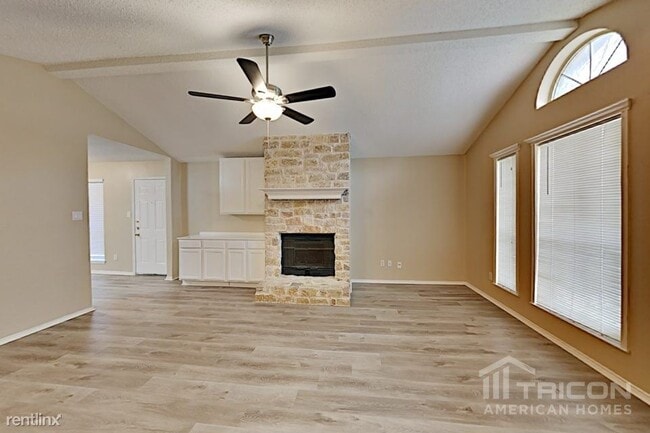 Building Photo - 318 Moss Hill Dr
