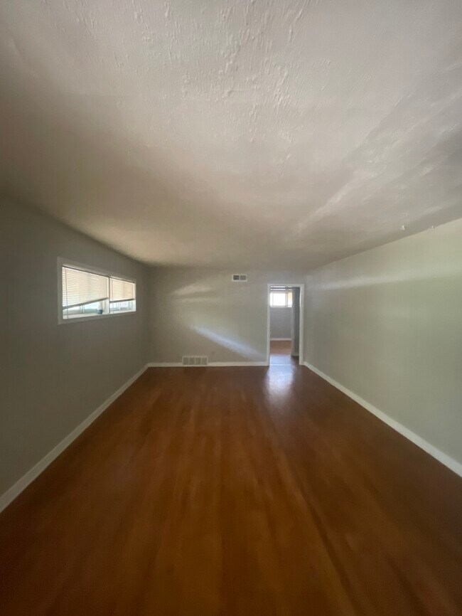 Foto del edificio - 4156 Rhodes Ave