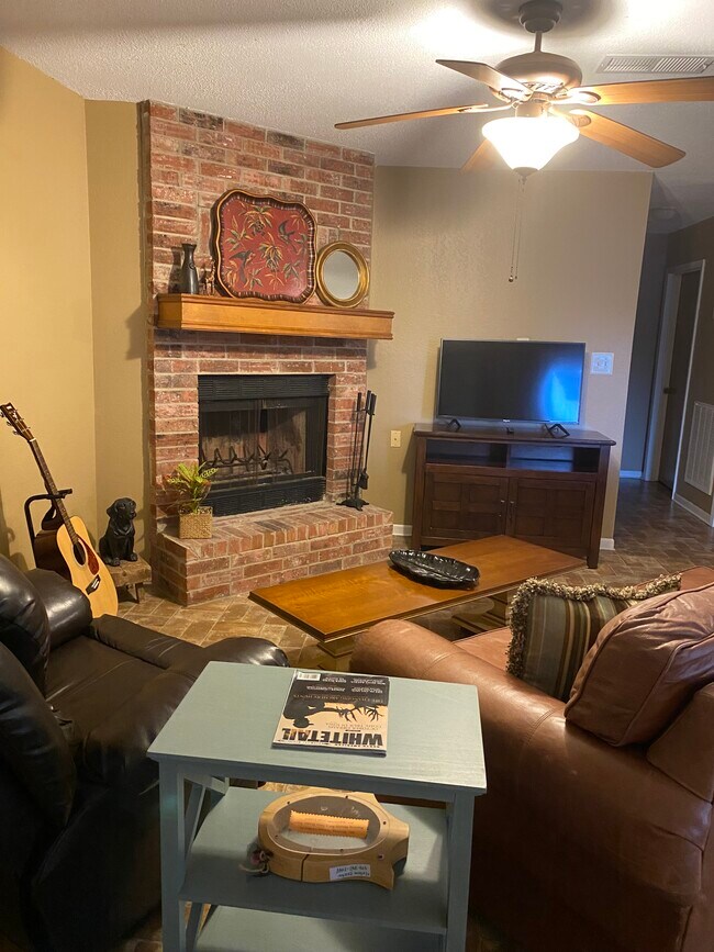 Building Photo - 1119 Nichols Ave