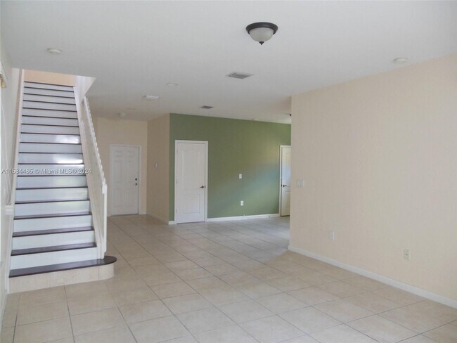 Foto del edificio - 1144 NE 39th Ave