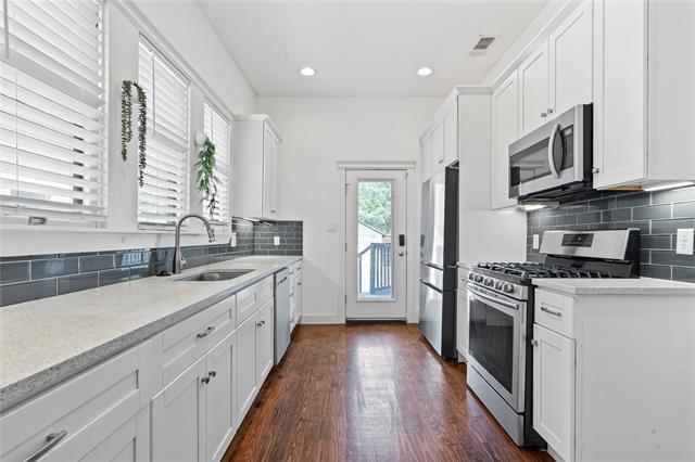 Primary Photo - 222 S Edgefield Ave