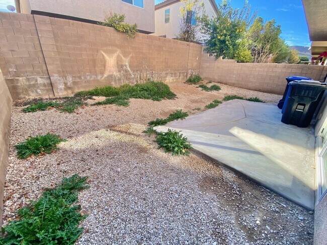 Foto del edificio - STUNNING 2 STORY HOME IN A GUARD GATED COM...