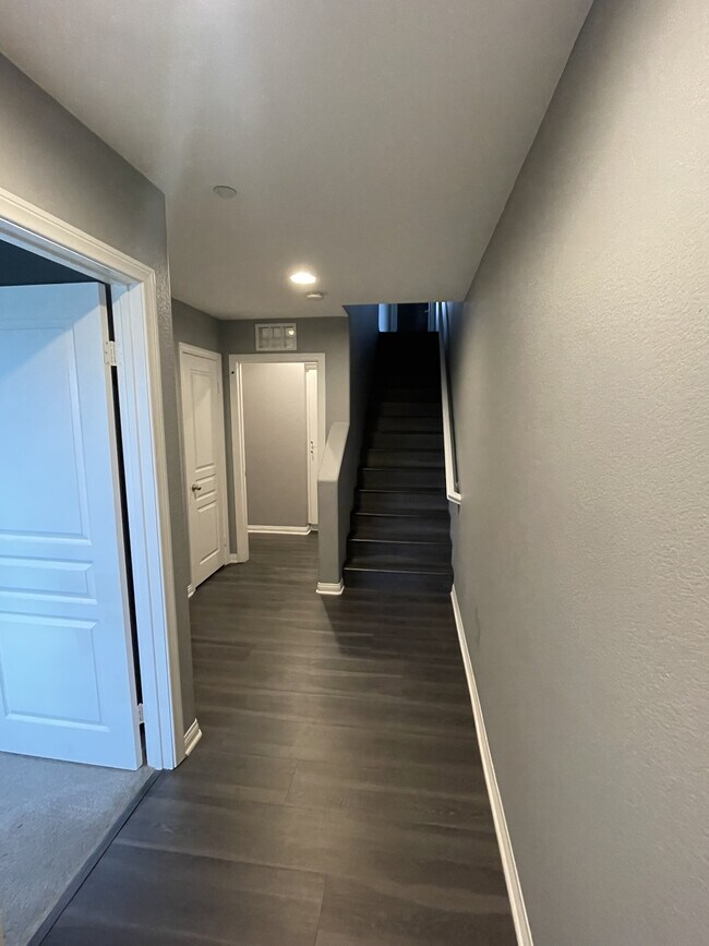 Foto del edificio - 810 Harbor Cliff Way