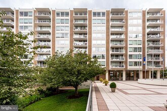 Building Photo - 1425 4th St SW