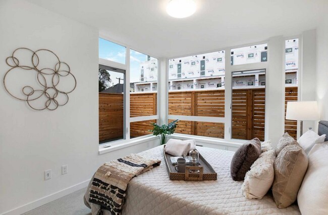 Foto del edificio - Modern Wallingford/Fremont Home with Rooftop Views & Designer Finishes
