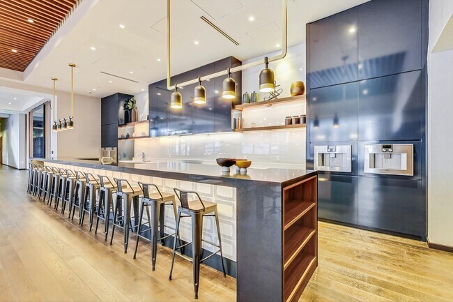 Foto del edificio - 135 Seaport Blvd