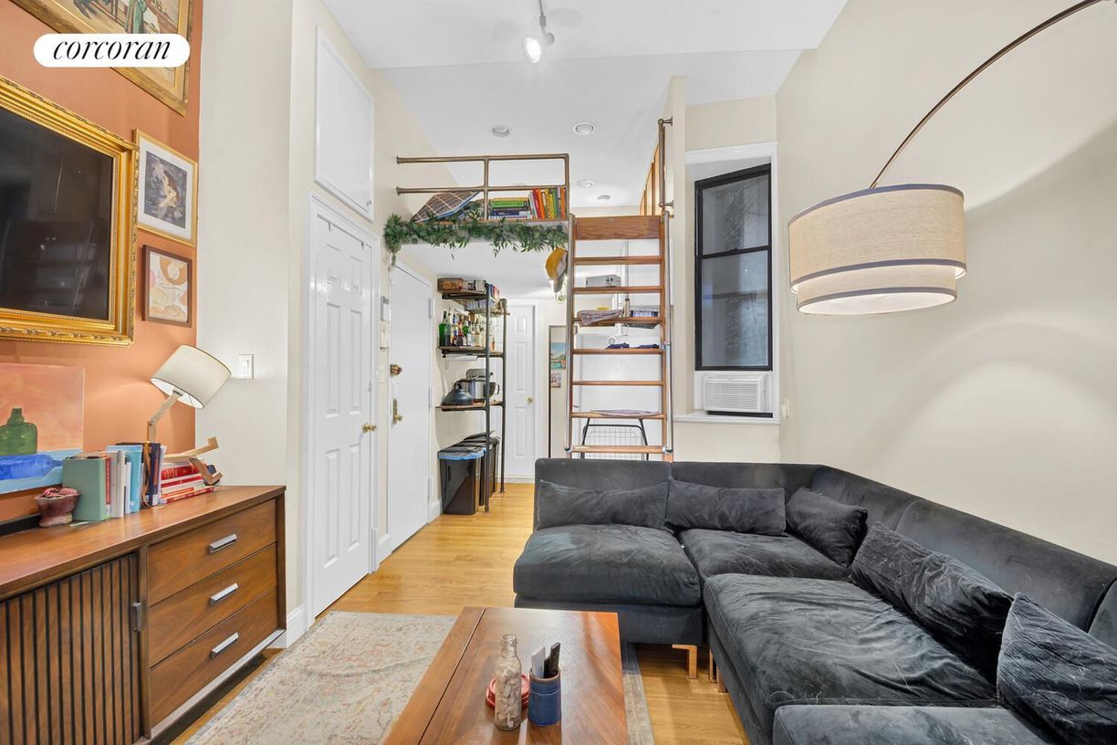 Primary Photo - 163 Chrystie St