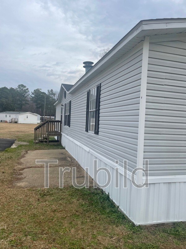 Building Photo - 329 Picardy Dr