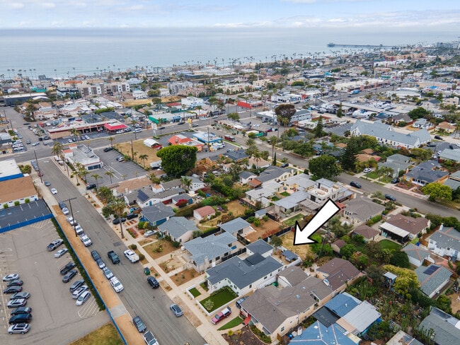 Building Photo - 702 Eucalyptus St