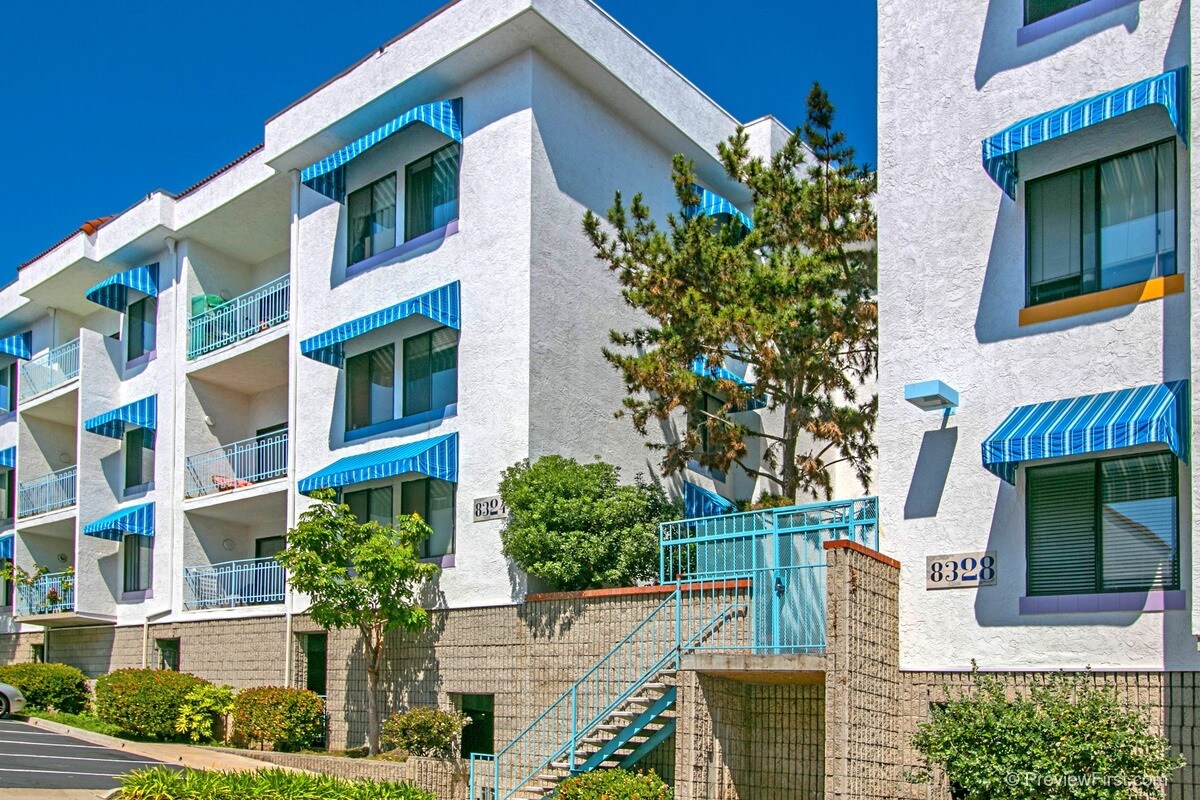 Foto principal - 8324 Regents Rd