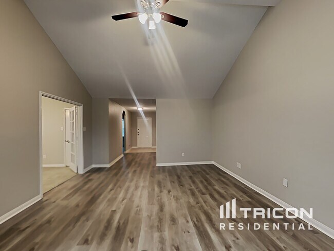 Foto del edificio - 2025 Fairview Dr