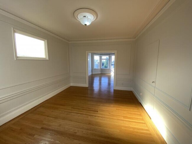 Building Photo - 1 bedroom in San Francisco CA 94118