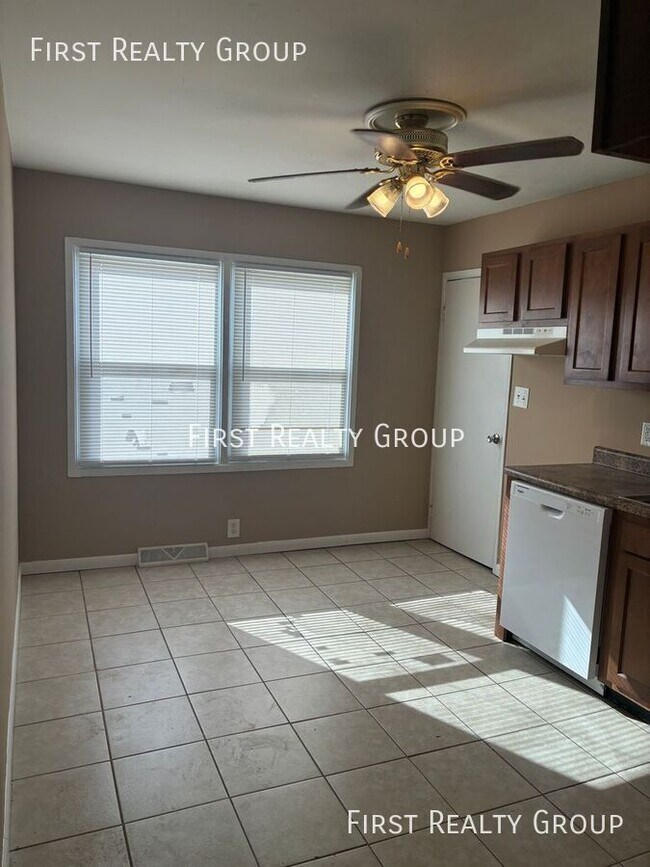 Building Photo - 81 Dayspring-