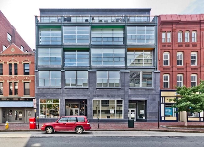 Building Photo - 15 Brown St