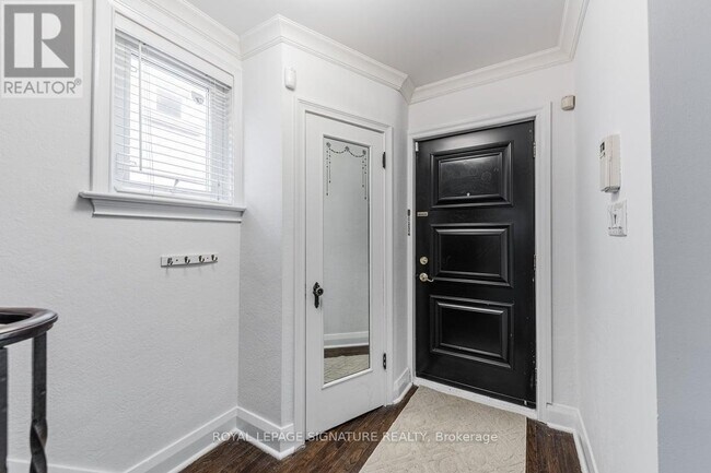Photo du bâtiment - 150 Davisville Ave