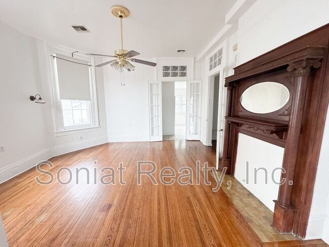 Foto del edificio - 1621 Crete St