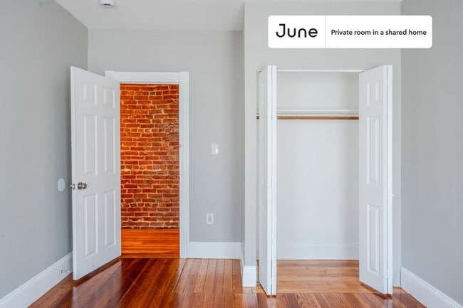 Building Photo - Room in Shared 4 bed/1.5 bath home