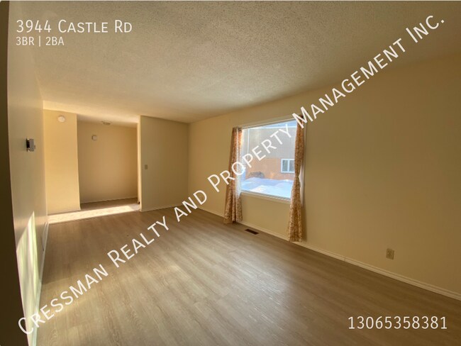 Photo du bâtiment - 3 Bedroom Townhouse near University