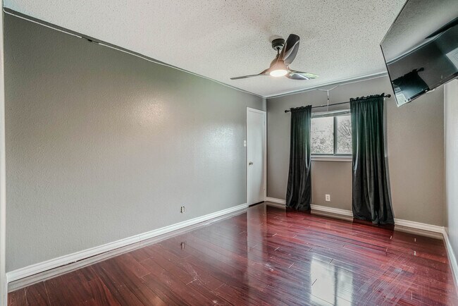 Building Photo - 14223 Cougar Creek