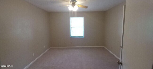 Foto del edificio - 112 Tomoka Meadows Blvd