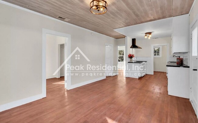 Building Photo - Charming Colonial Heights Area 2bd/1ba Hom...