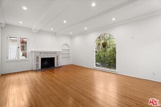 Building Photo - 205 S Reeves Dr