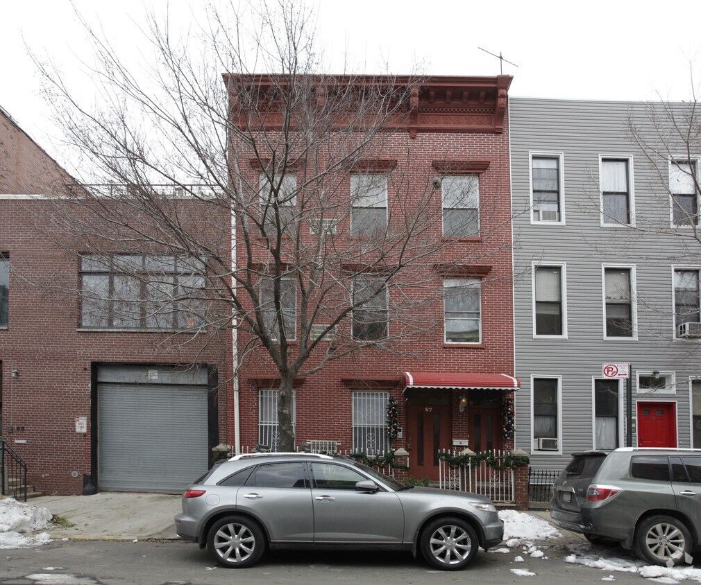 Building Photo - 67 Green St