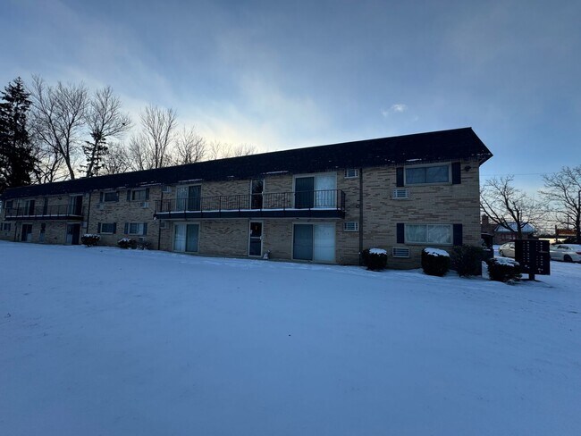 Building Photo - 24325 Detroit Rd