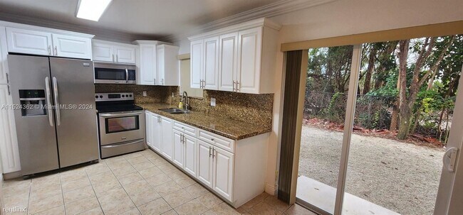 Foto del edificio - 3 br, 2 bath House - 1250 SE 31st Ct