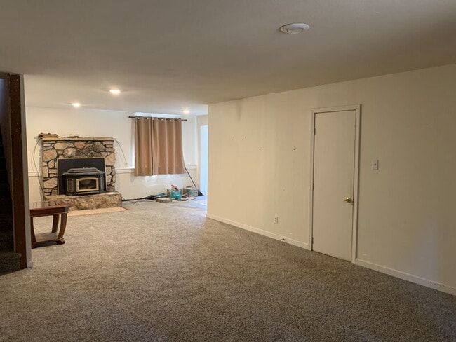 Building Photo - 3 bedroom 2 bathroom home near Sly Park Lake for rent!